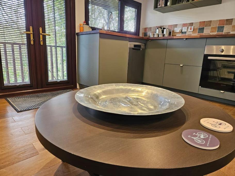 Treetops Lodge, Private Parking & Garden ทรูโร ภายนอก รูปภาพ