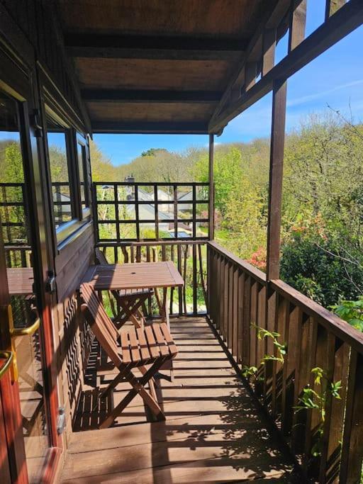 Treetops Lodge, Private Parking & Garden ทรูโร ภายนอก รูปภาพ